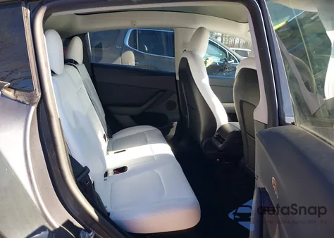 2023 Tesla Model Y Awd/Long Range Dual Motor All-Wheel Drive z USA, uszkodzony, nr VIN 7SAYGDEE7PF883698